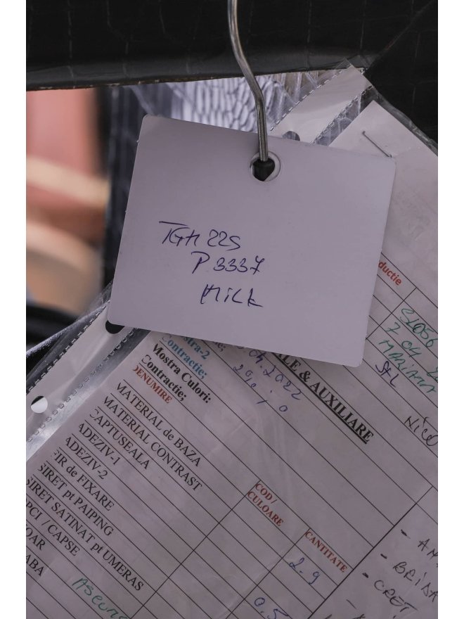 TGH SALOPETA PALAZZO CU MANECI LUNGI SI DETALII BIJUTERIE