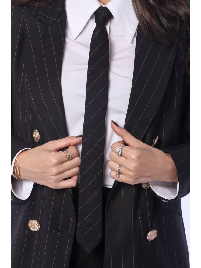 TGH CRAVATA LOS ANGELES